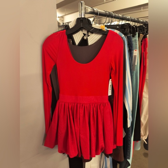 Alice + Olivia
Chara Long
Sleeve Minidress , Red size 0, Sample, New with tag. - Picture 10 of 11